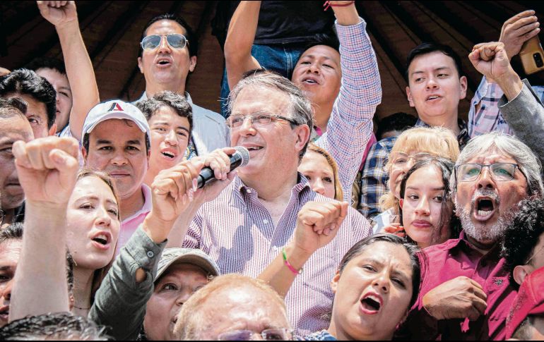 Ebrard, durante la asamblea informativa con brigadistas voluntarios y simpatizantes. EL UNIVERSAL