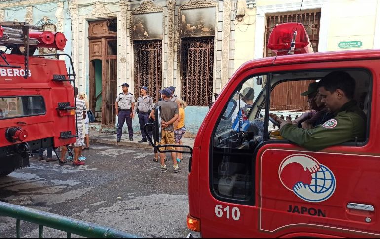 Los vehículos eléctricos estaban en la sala de la vivienda. AP
