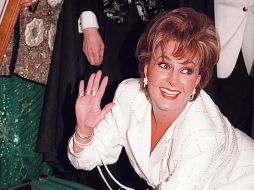 Talina Fernández puso sus huellas en la Plaza de las Estrellas. EL UNIVERSAL