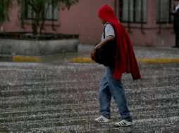 Siempre sigue las recomendaciones de las autoridades y busca refugio adecuado hasta que la tormenta y el granizo hayan dejado de caer. NTX / ARCHIVO