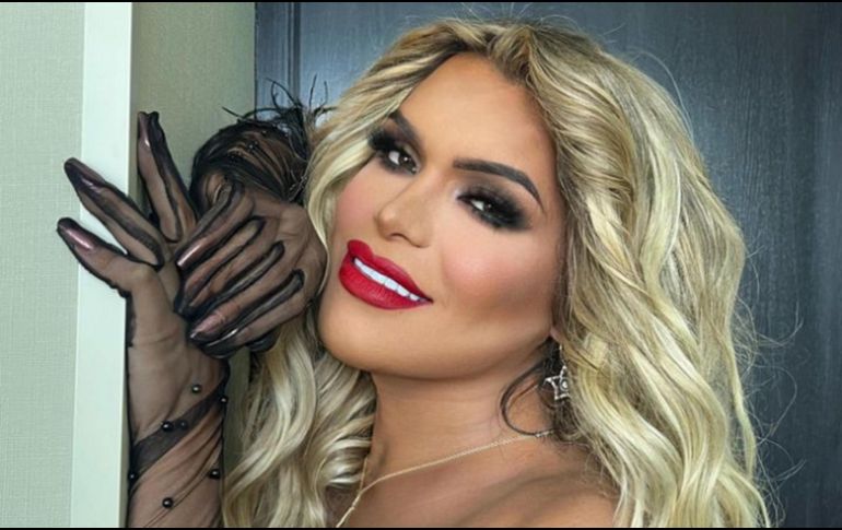 Decenas de personas que se encontraban en las calles de Manhattan, previo a los festejos del Orgullo Gay, atestiguaron el momento en que una fotografía de la influencer apareció en la pantalla de un edificio de Times Square. INSTAGRAM / soywendyguevaraoficial