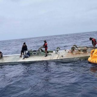 Marina incauta semisumergible con más de 3.5 toneladas de cocaína en el Océano Pacífico