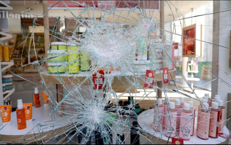 Los disturbios han sucedido, sobre todo, en los barrios populares de las grandes ciudades y en el cinturón metropolitano de París. EFE / S. Nogier