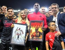 Quiñones fue homenajeado en la cancha del Estadio Jalisco. IMAGO7/Sandra Padilla