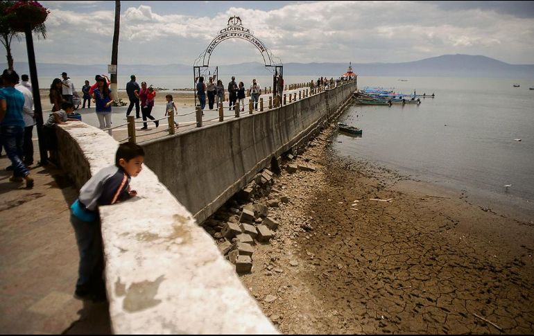 El lago de Chapala es el principal cuerpo que abastece de agua a la Zona Metropolitana de Guadalajara. EL IFNORMADOR/Archivo
