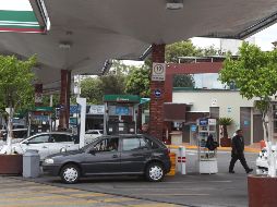 Gasolineras cercanas venden litros con 2 pesos de diferencia