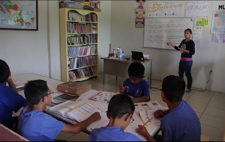 El aumento salarial permitirá que las y los maestros lleguen a un promedio salarial de 16 mil pesos mensuales. ARCHIVO/NOTIMEX