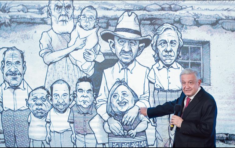 El Presidente López Obrador se burló de los orígenes de Xóchitl Gálvez y la señaló como parte del grupo conservador adversario. EFE