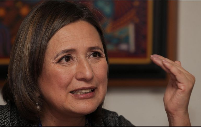 Según López Obrador, Xóchtil Gálvez es la candidata de los que quieren regresar por sus fueros porque quieren seguir saqueando al país. EFE / ARCHIVO