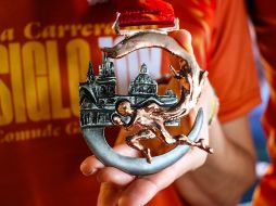 La artista plástica Dulce Luna y el diseñador de moda Alaim Baruch fueron los encargados de la imagen de la medalla y el jersey deportivo que se usará ese día. EL INFORMADOR / A. Navarro