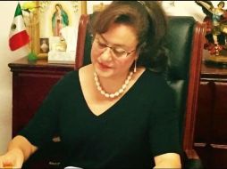 La abogada María Guadalupe Sánchez Rodríguez, podrá responder las 27 preguntas que faltan en el examen. ESPECIAL