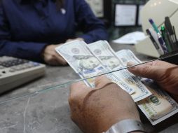 El tipo de cambio se encuentra en 17.36 pesos por dólar. SUN / ARCHIVO