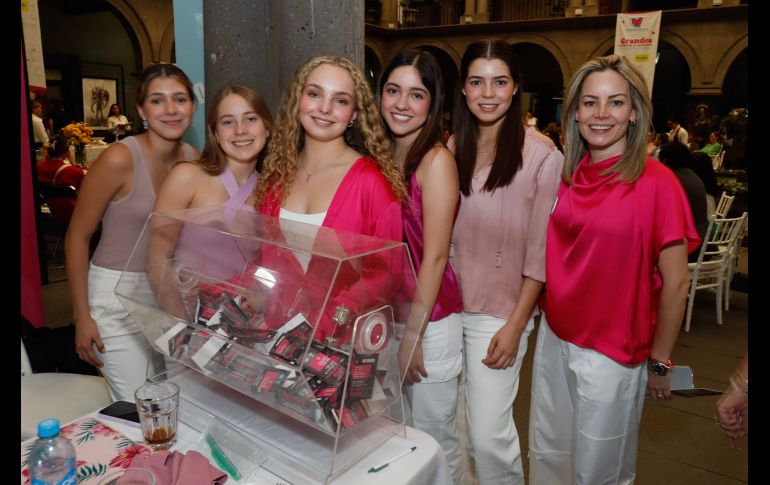 Majo Romero, Fernanda Santoscoy, Camila Gómez, Dayana Ríos, Caro Romero y Pilar Talamás. GENTE BIEN JALISCO/ Claudio Jimeno