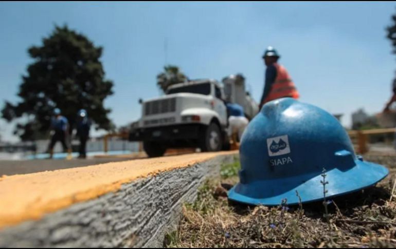 A través de su cuenta de Twitter, el Siapa reportó que se encuentran reparando una fuga de agua de 24 pulgadas en Camino Antiguo a Tonalá entre las calles Pegaso y Herradura de la colonia Jauja de dicho municipio. EL INFORMADOR / ARCHIVO