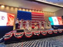 El evento estuvo amenizado por el mariachi femenil Nuevo Tecalitlán. ESPECIAL