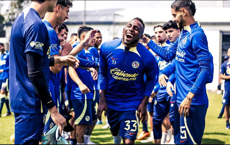 Julián Quiñones se muestra contento con su nuevo equipo. ESPECIAL/Club América