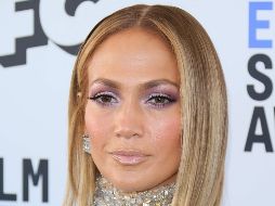 Jennifer López comparte fotografías y videos en los que luce los outfits más elegantes y ostenta lo estilizado de su cuerpo. AFP / ARCHIVO