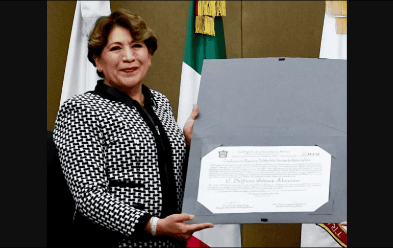 Amalia Pulido, titular del IEEM, felicitó a la maestra Delfina Gómez por haber obtenido la mayoría de los votos. TWITTER / @delfinagomeza