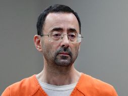 Larry Nassar fue sentenciado a décadas de prisión por agredir sexualmente a gimnastas, incluidas medallistas olímpicas. AP / ARCHIVO