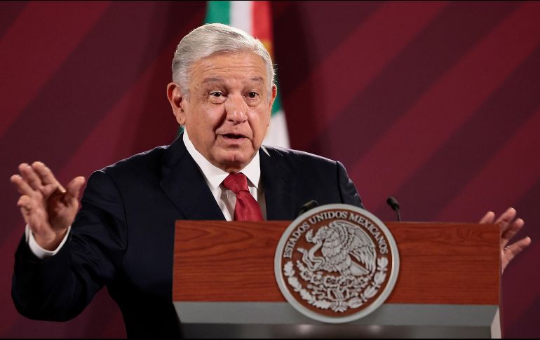 López Obrador agregó que los trabajadores van a recibir un pago por la venta de la marca. EFE / José Méndez
