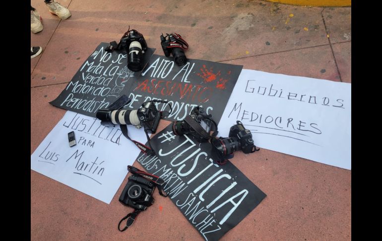 Los periodistas asistentes hicieron un pase de lista de periodistas asesinados en lo que va del año, además de Luis Martín Sánchez. EL INFORMADOR / M.Hernandez