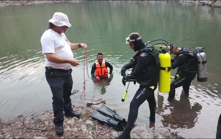 El cuerpo ya se encontraba sin vida a 15 metros de profundidad. ESPECIAL/Bomberos de Zapopan