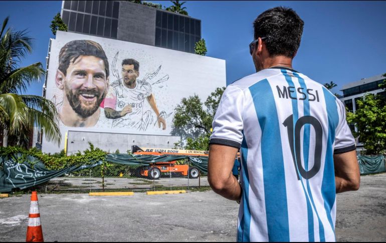 Los tickets para su esperado debut se venden a más de mil dólares y Miami se alista para presentarlo el domingo. EFE/ C. Herrera