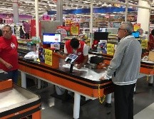 Con la tarjeta INAPAM se puede acceder a descuentos en supermercados. NTX/ARCHIVO