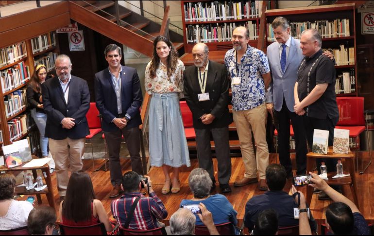 En esta presentación oficial de la colección se contó también con la participación de Carmen Villoro, José Luis Coronado, Ana Gabriela Velasco, Juan Manuel Munguía, así como invitados especiales. CORTESÍA / Cultura GDL