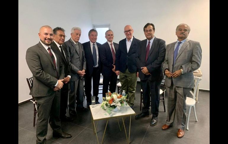 Premian a destacados abogados del país; Salvador Cosío uno de los galardonados