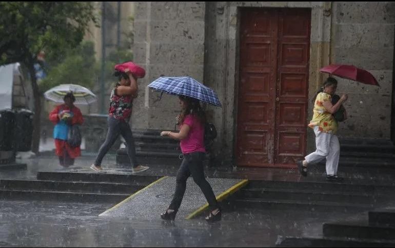 Se recomienda seguir las recomendaciones que emita Protección Civil, además de conducir con precaución y salir con ropa abrigada para salvaguardar su salud. EL INFORMADOR / Archivo