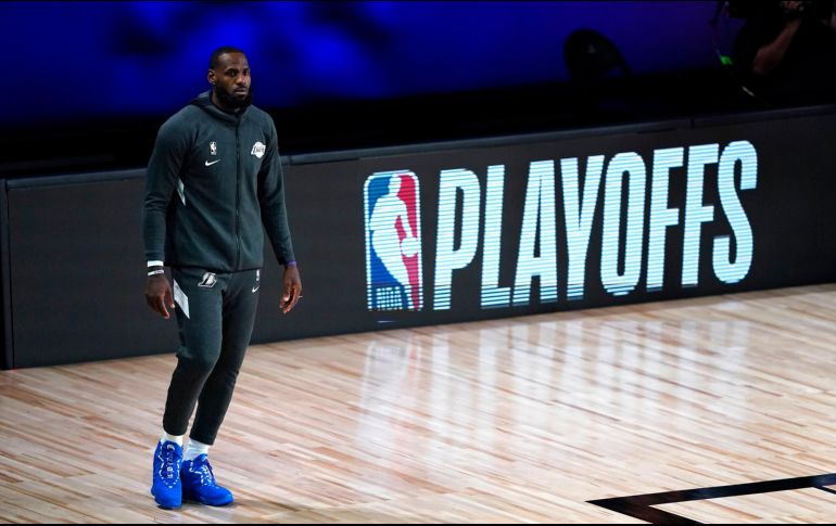 Se ha convertido en el quinto basquetbolista que acumula 21 temporadas. ARCHIVO/AP