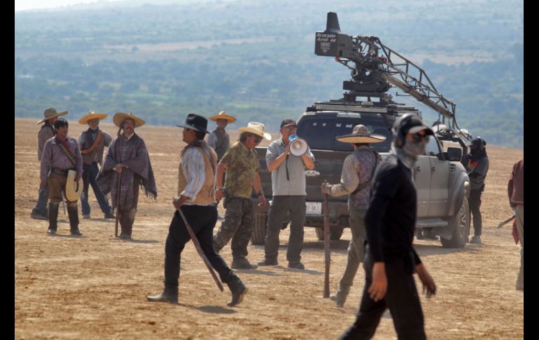 La serie de 10 episodios es narrada por el propio Jorge metido en la piel de Pancho Villa. EL INFORMADOR