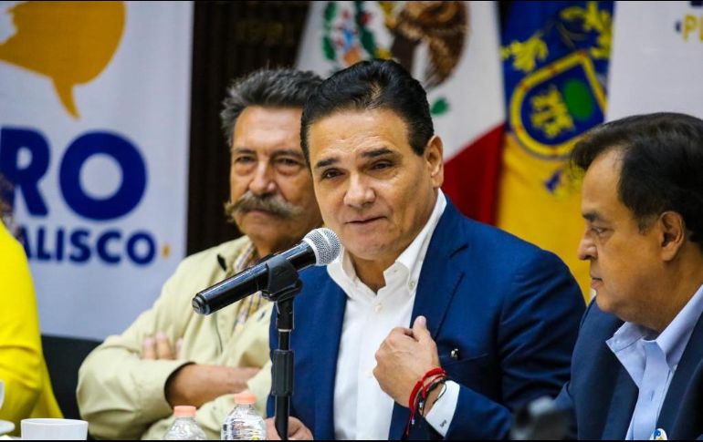 Silvano Aureoles estuvo esta mañana con los integrantes del Foro Plural Jalisco. EL INFORMADOR/ A. Navarro