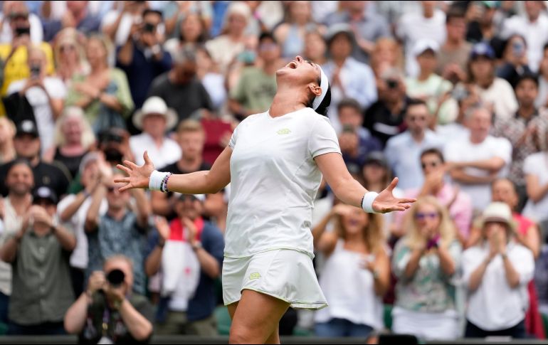Jabeur derrotó en las semifinales a la segunda, favorita Aryna Sabalenka, por parciales de 6-7 (5), 6-4, 6-3. AP/K. Wigglesworth