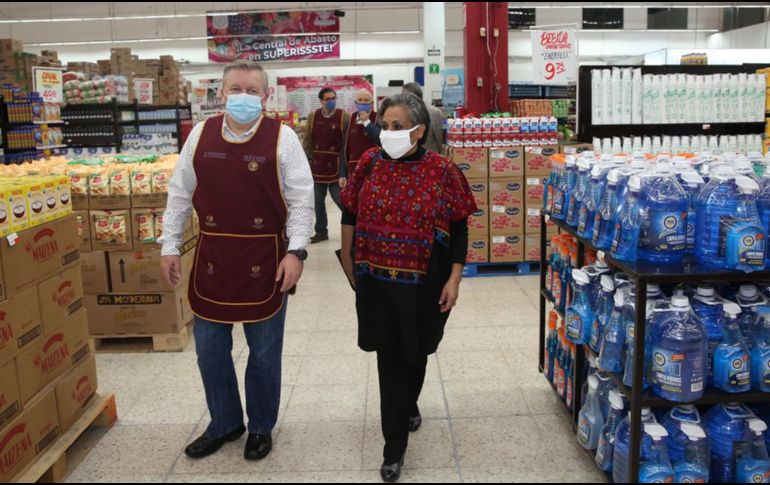 Entre una larga lista, la tarjeta del Inapam ofrece descuentos en establecimientos como taquerías, pollerías, cremerías, restaurantes, y tiendas de abarrotes. ESPECIAL / Gobierno de México