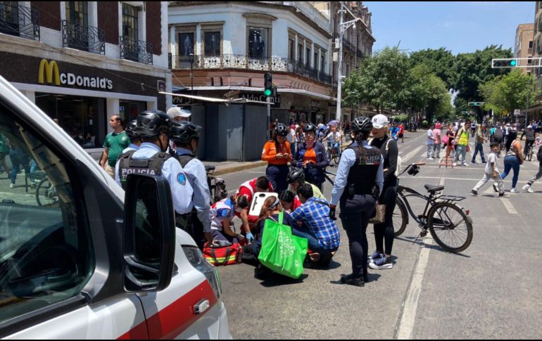El ciclista se dio a la fuga después de embestir a la trabajadora. ESPECIAL