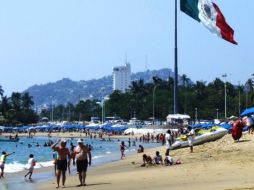 Un viaje redondo a Cancún de la aerolínea Volaris cuesta de 2 mil 770 pesos a 3 mil 829 pesos en el AIFA. ESPECIAL