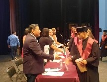 La atmósfera festiva del acto académico estuvo animada por el grupo Sax y Voces, quienes deleitaron a todos los presentes con varias intervenciones musicales a lo largo del evento. CORTESÍA