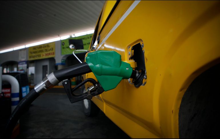 La principal recomendación señala no calentar el motor, si el vehículo no está en movimiento, ya que al hacerlo se genera un vacío donde el auto consume combustible. EL INFORMADOR / ARCHIVO