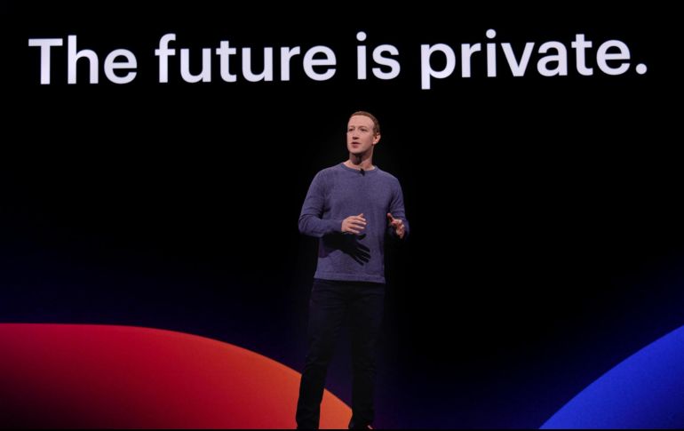 Llama cuenta con más de 70 mil millones de parámetros para ofrecer mejores resultados y un lenguaje más natural, aseguró la compañía de Mark Zuckerberg. EFE/Meta