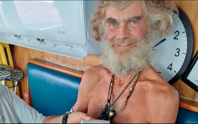 Se espera que el barco con el náufrago a bordo llegue hoy martes al puerto de Manzanillo. AP / ESPECIAL Grupomar