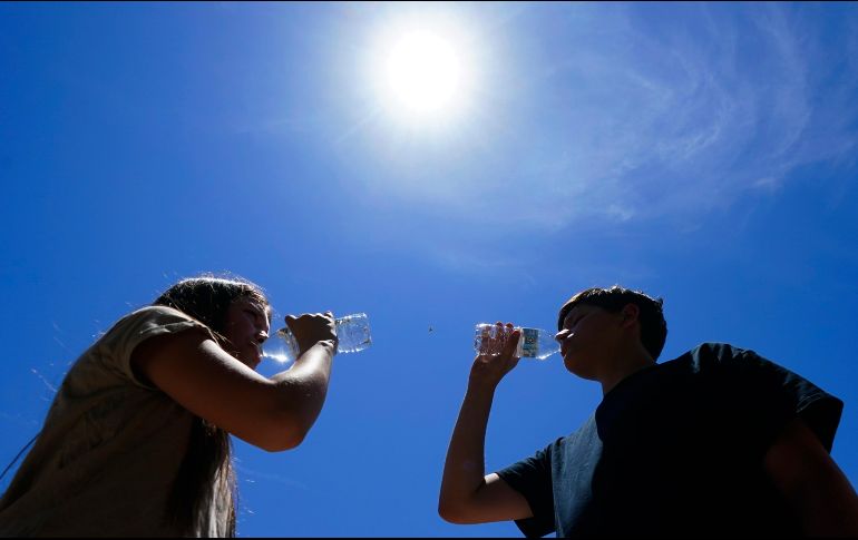 Una circulación anticiclónica en niveles medios de la atmósfera aumenta la temperatura en el norte de México y suroeste de Estados Unidos. AP/R. Franklin