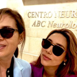 Yolanda Andrade preocupa a sus fans luego de aparecer recibiendo tratamiento