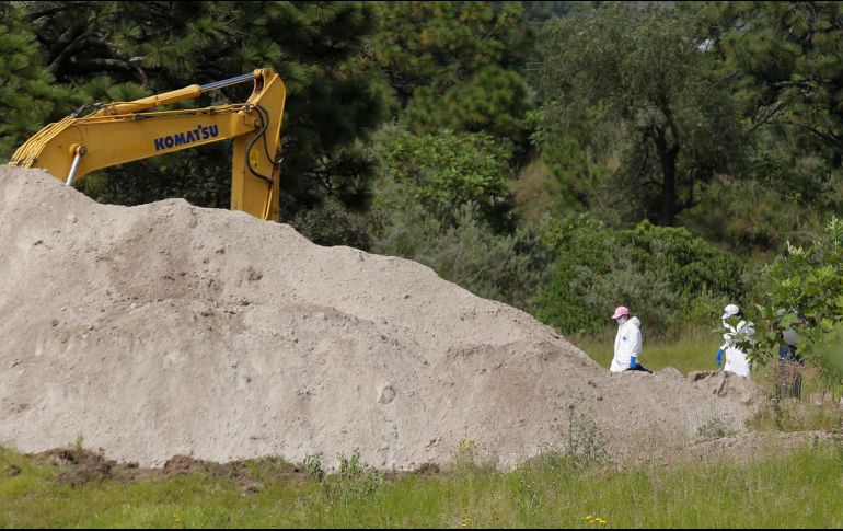 La localización de fosas clandestinas en Jalisco es una constante; además de las autoridades, los colectivos de familiares de personas desaparecidas hacen esfuerzos para ubicar estos puntos y encontrar a sus seres queridos. EFE/F. Guasco