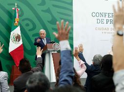 Juristas explican que este es un intento ''burdo'' por parte del Presidente para evadir las medidas cautelares dictadas por el INE, pues no puede evadir su responsabilidad, aunque un subalterno haga los señalamientos, ya que está violando el artículo 134 de la Constitución Política. SUN / ARCHIVO