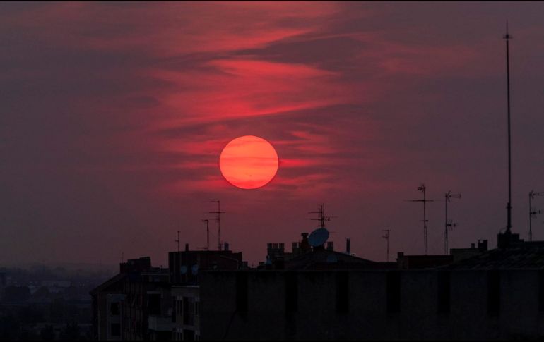 El calor exagerado puede, además, empeorar los problemas cardiovasculares y respiratorios. EFE/ J. Belver