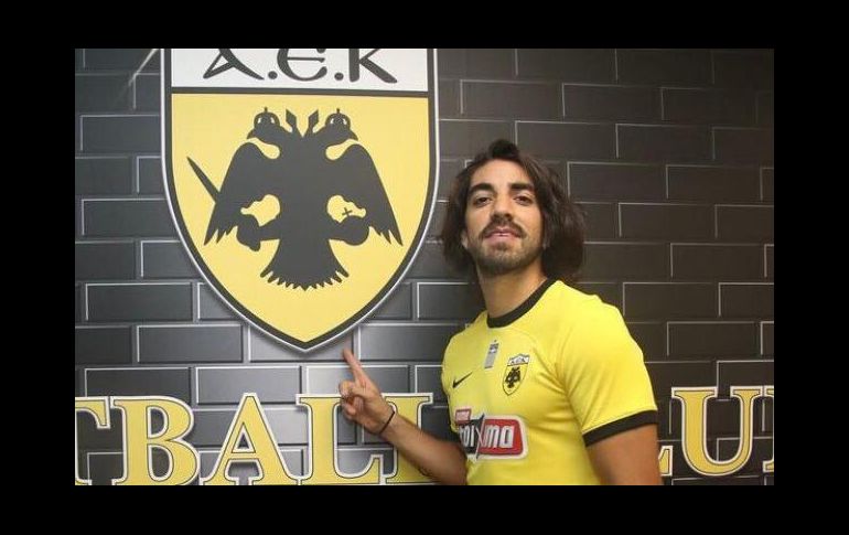 Rodolfo Pizarro jugará para la próxima temporada con el AEK de Grecia. ESPECIAL/@AEK_FC_OFFICIAL