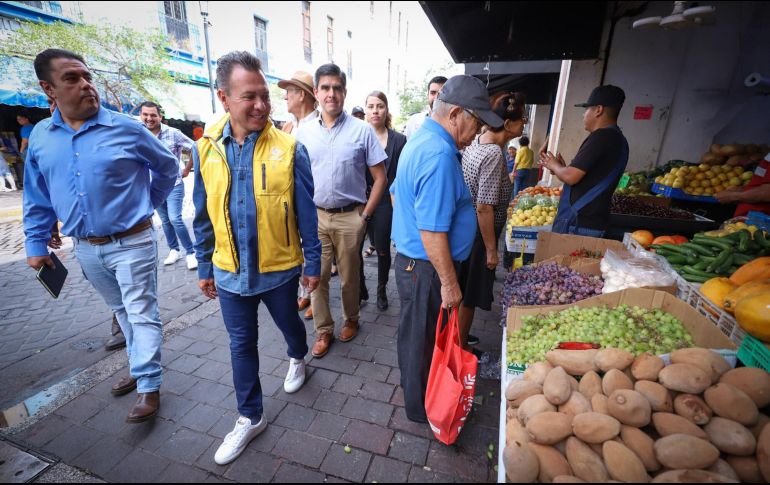 Durante el recorrido se habló sobre la posibilidad de llevar a cabo un magno evento en el Centro Histórico, para atraer mayor número de turistas y resaltar la riqueza cultural y patrimonial de la ciudad. CORTESÍA / Gobierno de Guadalajara