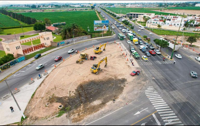 Las obras comenzaron el pasado miércoles y han complicado los recorridos de algunas personas que circulan por esa zona de la metrópoli. EL INFORMADOR/ A. Navarro